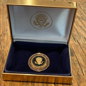 COPY - President George H.W. Bush commemorative brooch